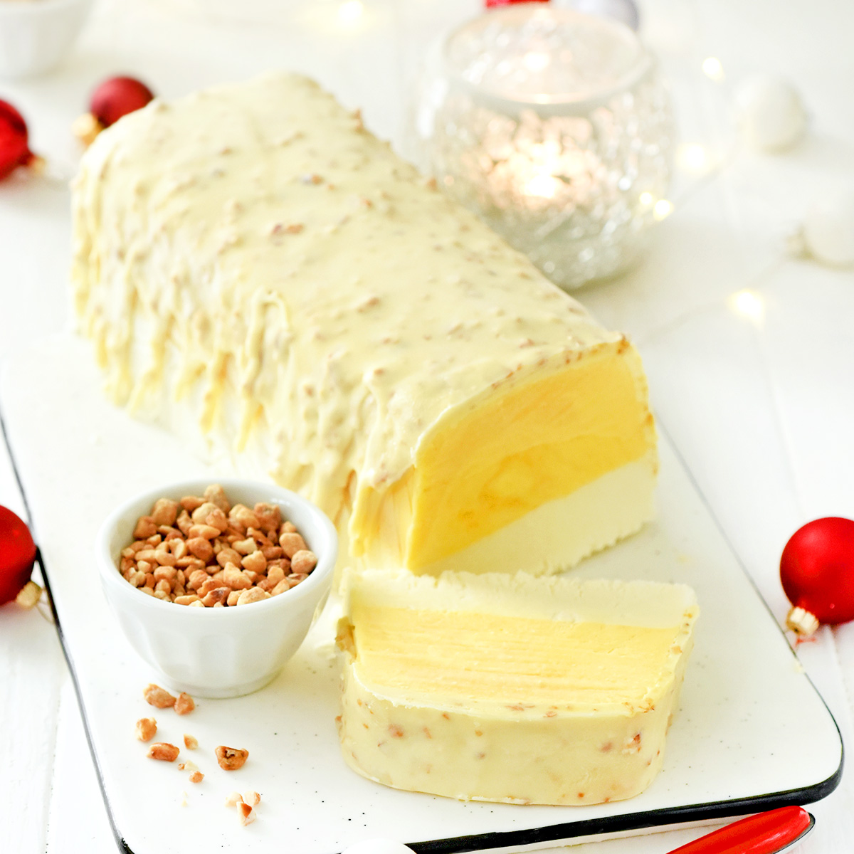 Bûche glacée bicolore mangue – coco