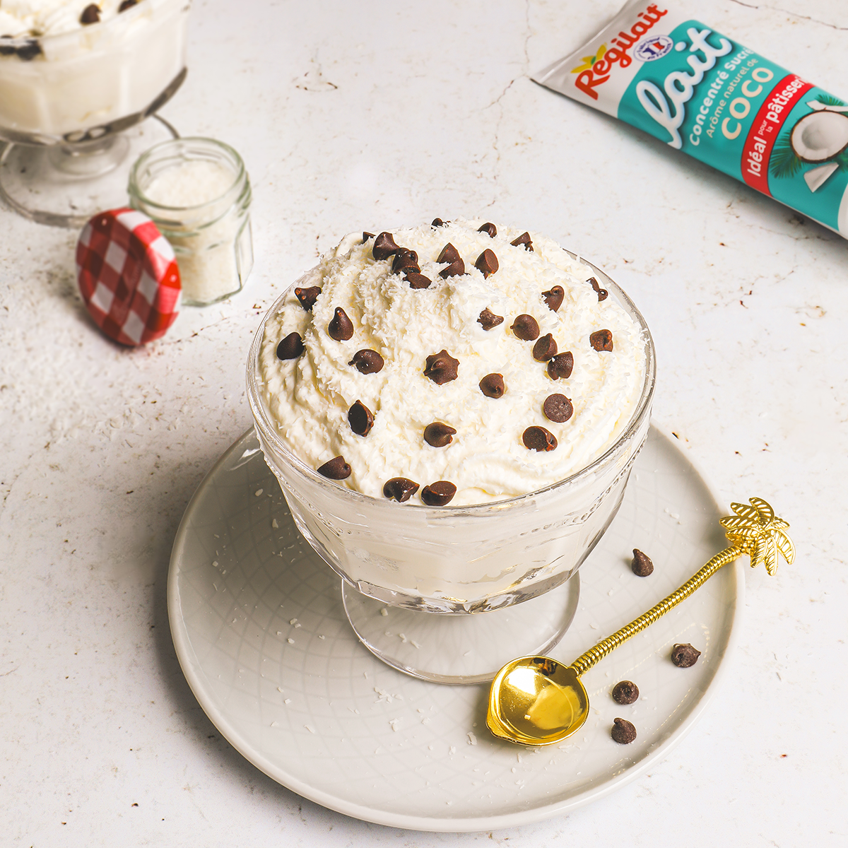 Sundae à la noix de coco et aux pépites de chocolat